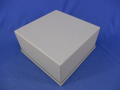 プルボックス 200×200×100 鉄製 かぶせ蓋(グレー) 型番不明
