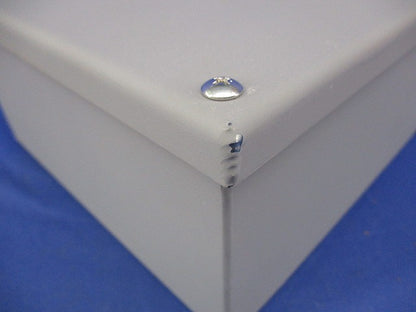 プルボックス 200×200×100 鉄製 かぶせ蓋(グレー) 型番不明