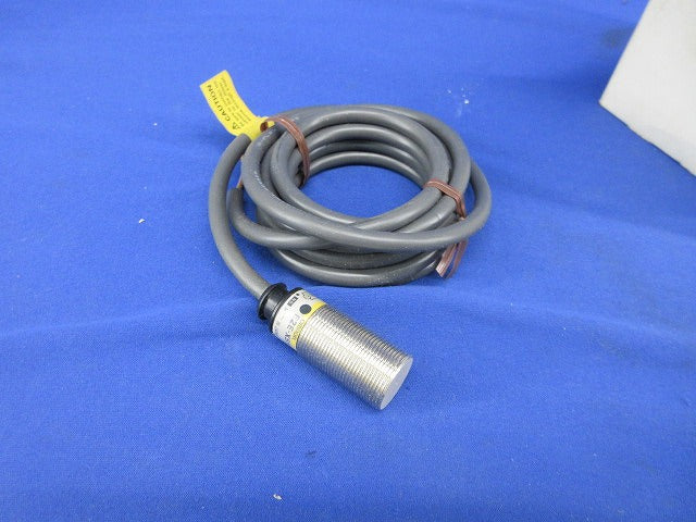 近接センサ E2E-X5Y1