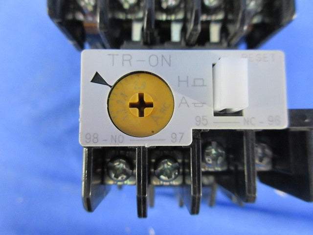 電磁開閉器200V SC-05+TR-0N