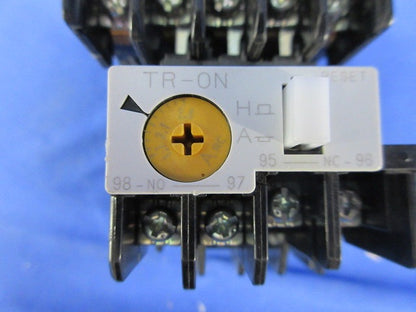 電磁開閉器200V SC-05+TR-0N