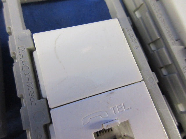 埋込テレホンモジュラジャックユニット(15組入) WN4624WK他