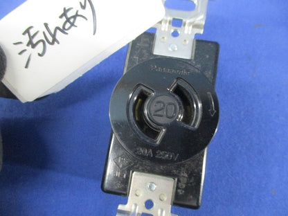 引掛埋込コンセント(4個入)(汚れ有)National WF2220K