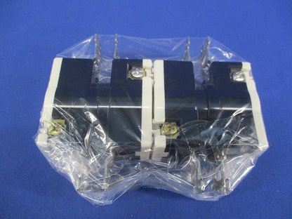 引掛埋込コンセント(4個入)(汚れ有)National WF2220K