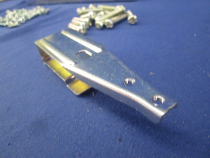 二重天井用金具(18個入) T38B