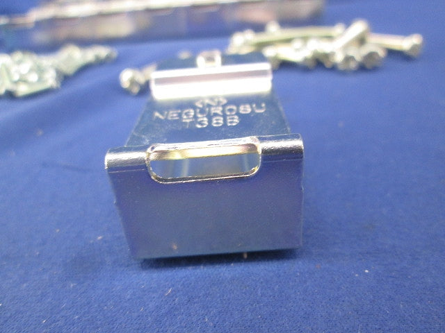 二重天井用金具(18個入) T38B