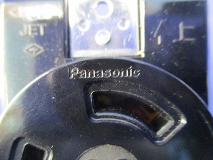 3P30A引掛埋込コンセント(ブラック)(キズ有) WF2331