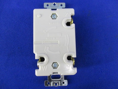 3P30A引掛埋込コンセント(ブラック)(キズ有) WF2331