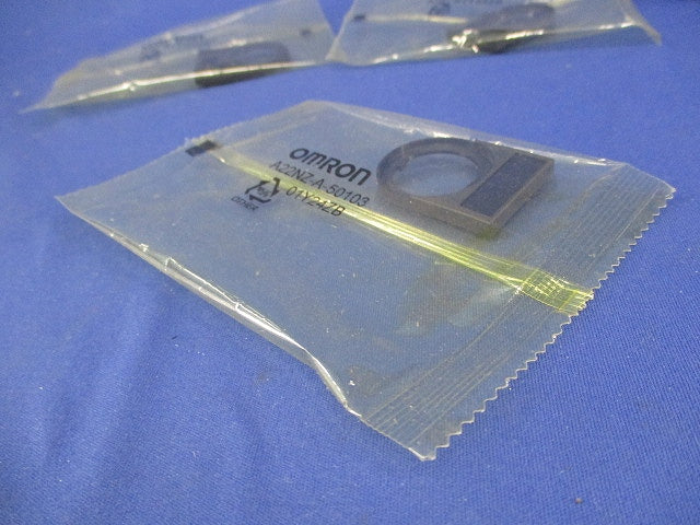 彫刻板(黒地に無字)付銘板ユニット φ22(3個入) A22NZ-A-50103