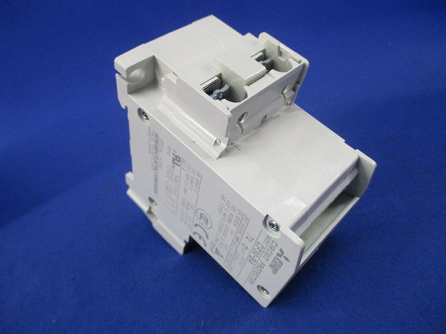 サーキットプロテクタ 2P7A CP30-BA
