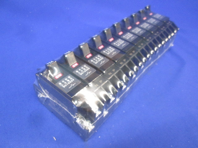 太陽光発電用直流開閉器 2P12A(10個入)(新品未開封) NT32D10H