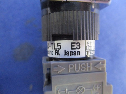 押しボタンスイッチ(白)(3個入) AH164-TL5