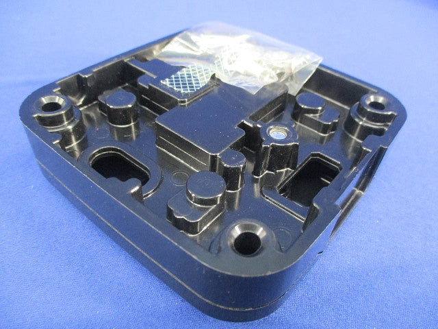 小型接地2P30A角型コンセント(2個入)黒 WK3730