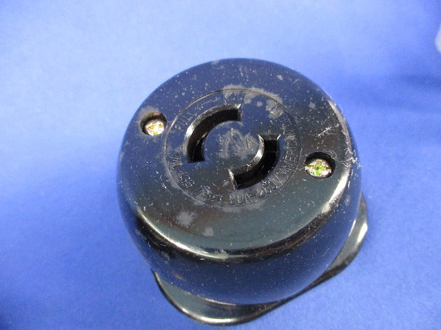 引掛形露出コンセント(6個入)傷・汚れ有 2221