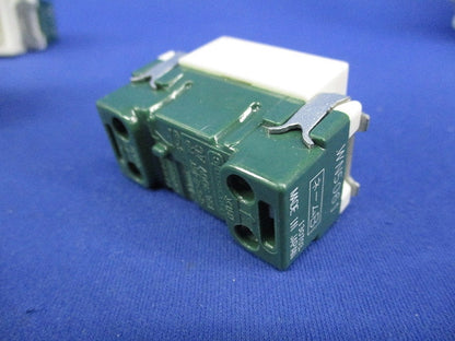 埋込ネームスイッチB(11個入)(キズ・汚れ有) WN5061