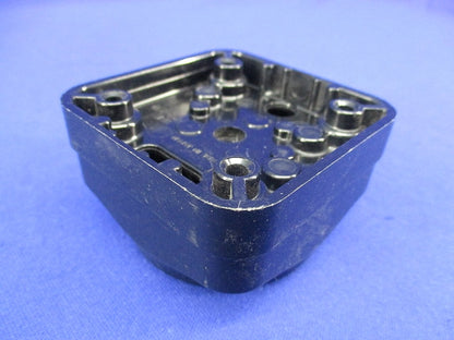 接地2P20A引掛露出コンセント(2個入)(汚れ有) WK2520