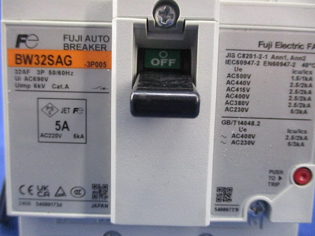 汎用一般配線用オートブレーカ3P5A(キズ・汚れ有) BW32SAG-3P005