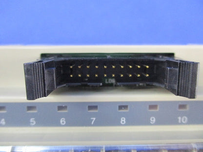 コネクタ端子台変換ユニット XW2C-20G5-IN16