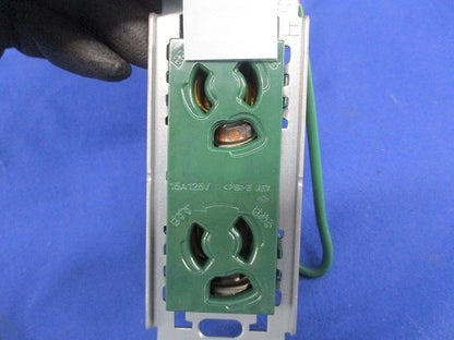 埋込抜け止め接地ダブルコンセント(接地リード線付)(緑) WN11621