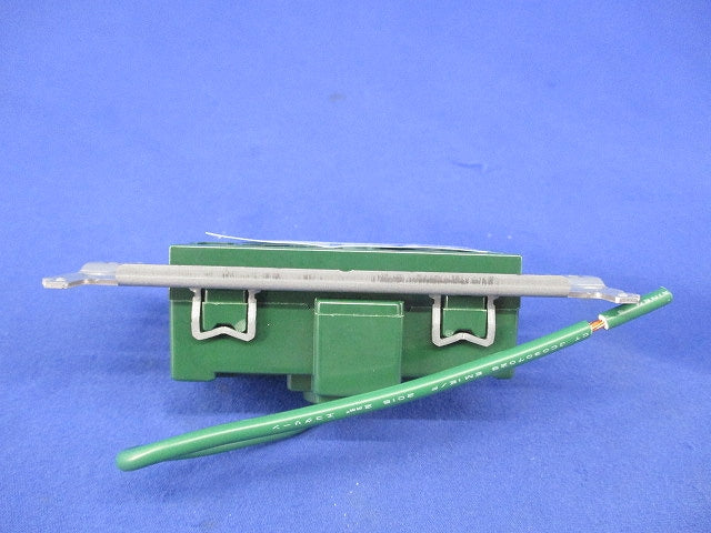 埋込抜け止め接地ダブルコンセント(接地リード線付)(緑) WN11621