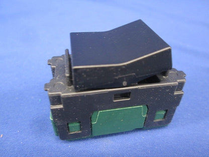 SO-STYLE 埋込スイッチC 3路 マットブラック WNS5002B