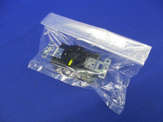 引掛形埋込コンセント(汚れ有) 3310-L5