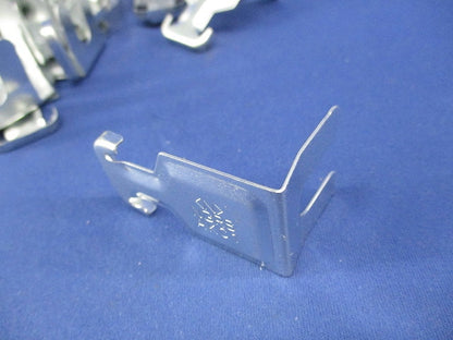 二重天井用金具 クリップ(95個入) AKC1