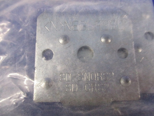振れ止め金具(4個入) SD-CRS2