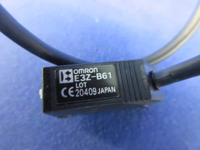 アンプ内蔵型光電センサ(コード長さ240mm)(ジャンク品) E3Z-B61