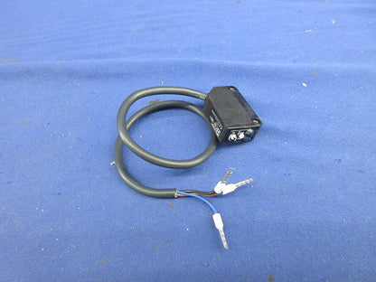 アンプ内蔵型光電センサ(コード長さ240mm)(ジャンク品) E3Z-B61