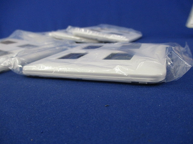 コンセントプレート4コ用(7枚入)(ホワイト)(新品未開封) WTF7004