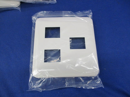 コンセントプレート3コ用(10枚入)(ホワイト)(新品未開封) WTF7073