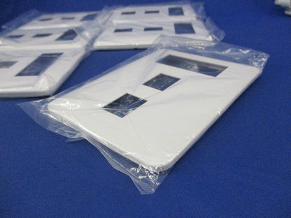 コンセントプレート5コ用(6枚入)(ホワイト)新品未開封 Panasonic WTF7075