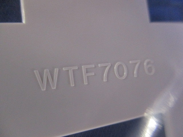 コンセントプレート3連用6コ用(5枚入)(ホワイト)(新品未開封) WTF7076