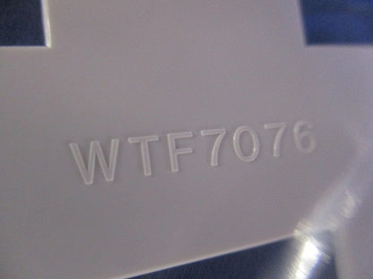 コンセントプレート3連用6コ用(5枚入)(ホワイト)(新品未開封) WTF7076