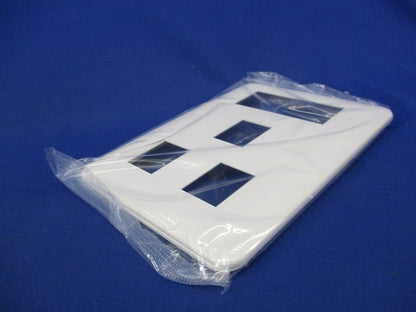 コンセントプレート3連用6コ用(5枚入)(ホワイト)(新品未開封) WTF7076