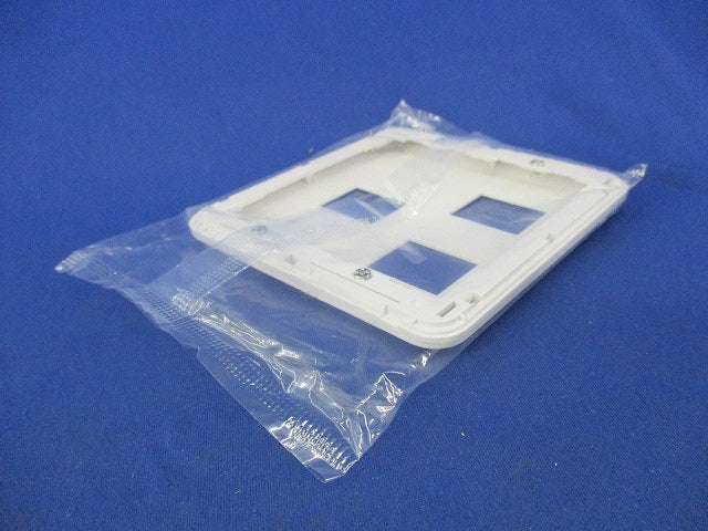 コンセントプレート3コ用(4枚入)(ホワイト)(新品未開封) WTF7073