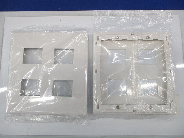 コンセントプレート4コ用(4個入)(ホワイト)(新品未開封) WTF8004