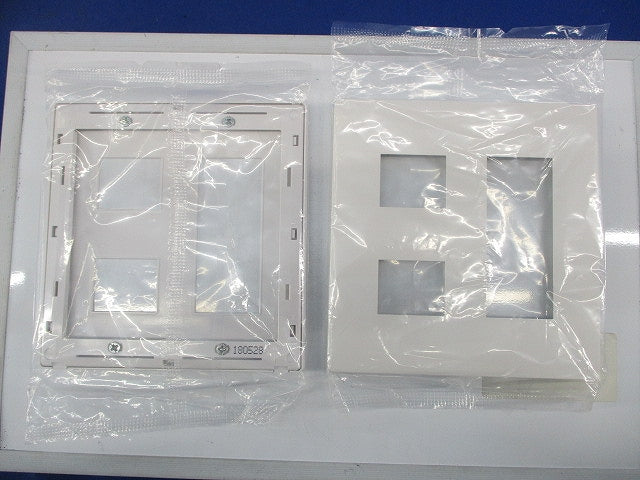 コンセントプレート5コ用(4枚入)(マットホワイト)(新品未開封) WTL7005