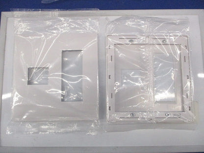 コンセントプレート4コ用(4枚入)(マットホワイト)(新品未開封) WTL7074