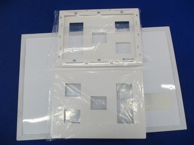 コンセントプレート6コ用(2個入)(マットホワイト)(新品未開封) WTL7076K