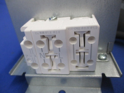 LEDユニバーサルダウンライト(撮影のため開梱) NTS51930RK9