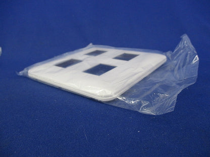 コンセントプレート4コ用(5枚入)(ホワイト)(新品未開封) WTF7004