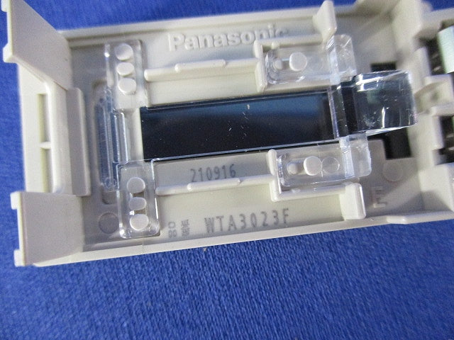 埋込トリプルスイッチ用ハンドル(18個入)(マットベージュ) WTA3023F