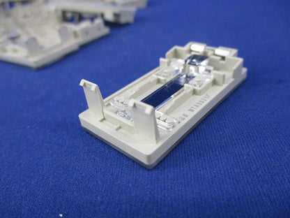 埋込トリプルスイッチ用ハンドル(18個入)(マットベージュ) WTA3023F