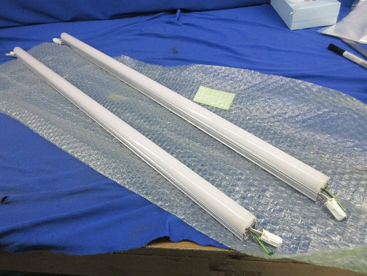 LEDソリッドスリムライン防水非調光(２本入) ESW9P2-084J27M-100W