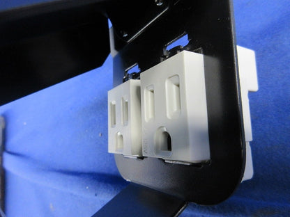 プラグ収納型フロアコンセント TFB40103-J