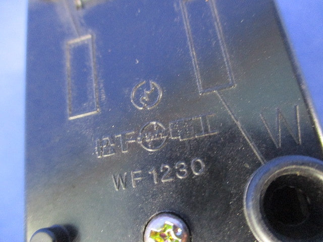 2P30A 埋込コンセント(2個入)(キズ・汚れ有)National WF1230