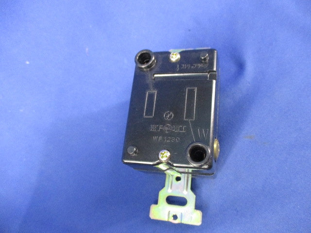 2P30A 埋込コンセント(2個入)(キズ・汚れ有)National WF1230