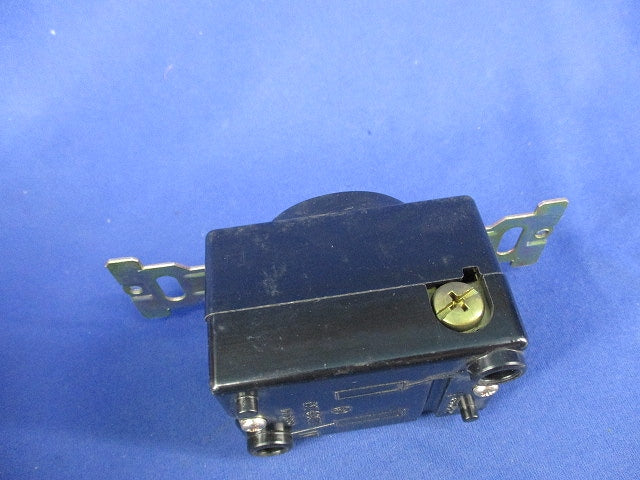 2P30A 埋込コンセント(2個入)(キズ・汚れ有)National WF1230